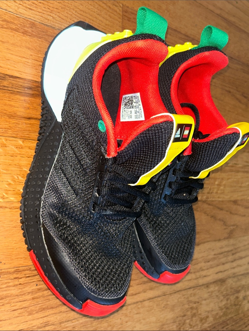 ADIDAS SPORT DNA X LEGO SHOES
RM329 size 4.5 Youth Sneakers